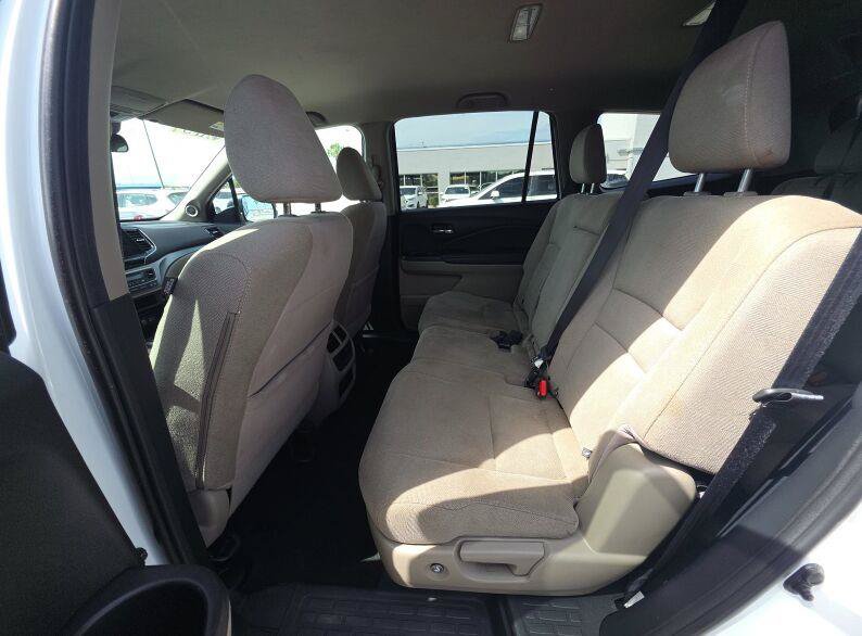Used 2021 Honda Pilot EX image 11