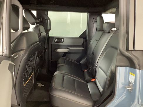 Used 2022 Ford Bronco Badlands image 11