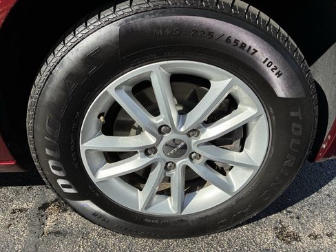 Used 2019 Dodge Grand Caravan SXT image 19