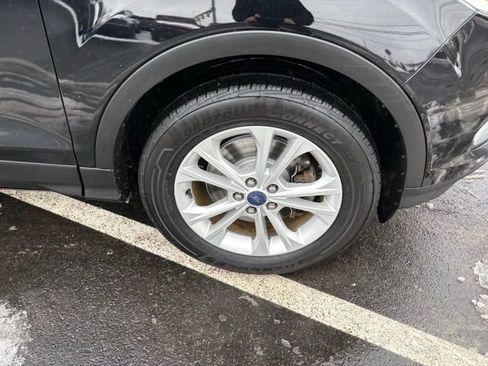 Certified 2017 Ford Escape SE image 9