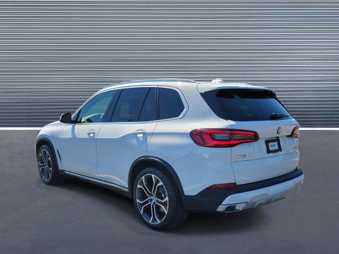 Used 2023 BMW X5 xDrive40i w/ Luxury Seating Package image 4