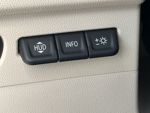 Used 2021 Buick Envision Avenir w/ Technology Package II FWD image 20
