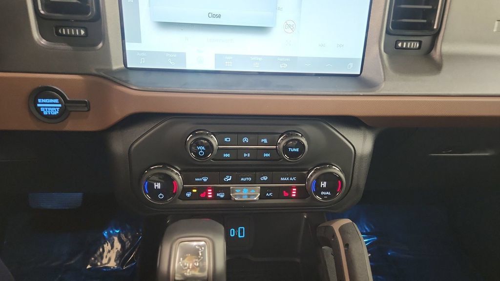 New 2024 Ford Bronco Outer Banks AWD/4WD image 19