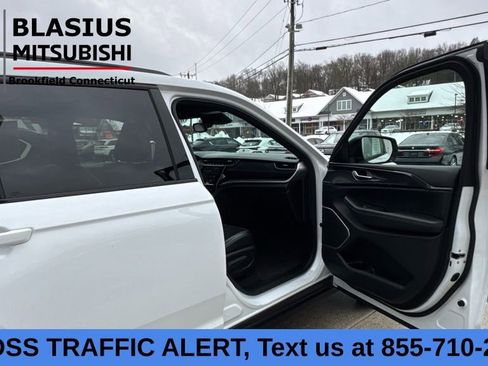 Used 2021 Jeep Grand Cherokee L Laredo image 13