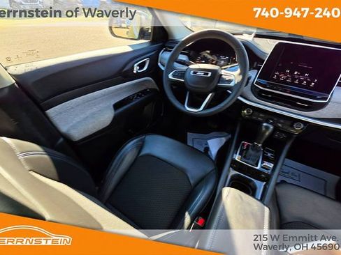 Used 2022 Jeep Compass Latitude image 10