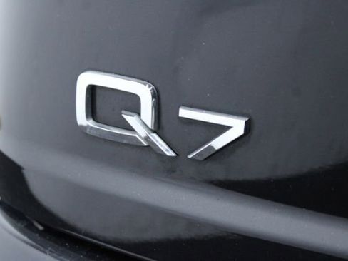 Used 2017 Audi Q7 3.0T Prestige w/ Prestige Package image 8