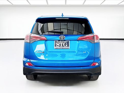 Used 2017 Toyota RAV4 LE w/ Carpet Mat Package FWD image 5