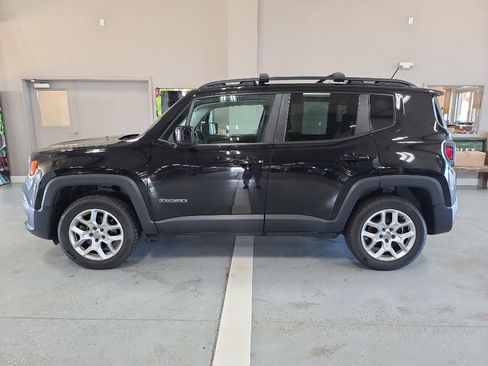 Used 2015 Jeep Renegade Latitude w/ Cold Weather Group image 1