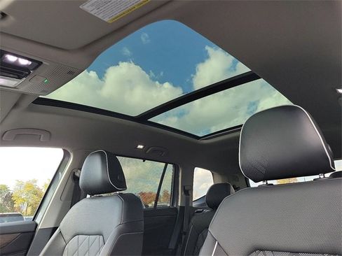 New 2025 Volkswagen Atlas SEL Premium R-Line image 9