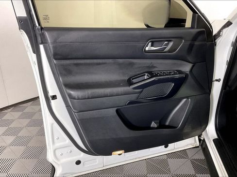 Used 2022 Nissan Pathfinder SV FWD image 21