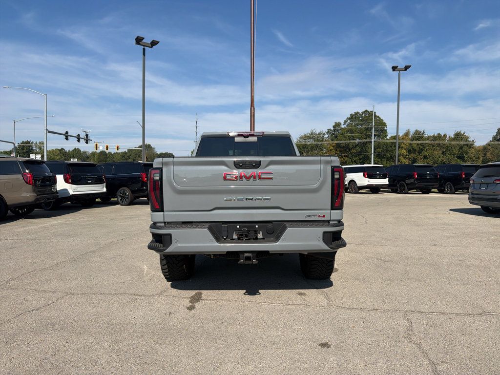 Used 2024 GMC Sierra 2500 AT4 w/ AT4 Premium Plus Package AWD/4WD image 4