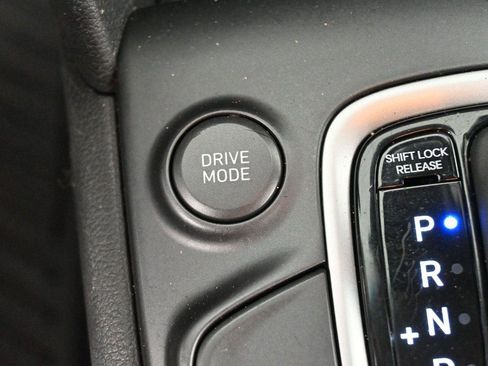 Used 2019 Hyundai Kona SE FWD image 23