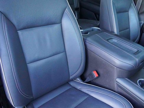 Used 2021 Chevrolet Suburban Premier w/ Premium Package image 13