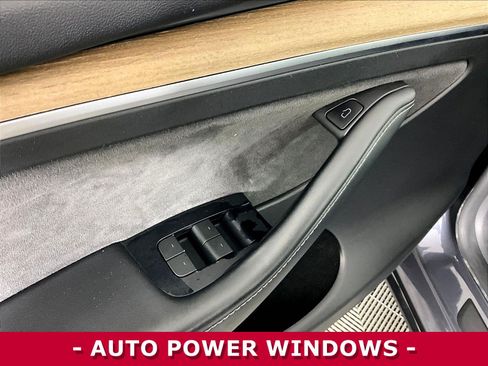 Used 2023 Tesla Model Y Long Range AWD/4WD image 40
