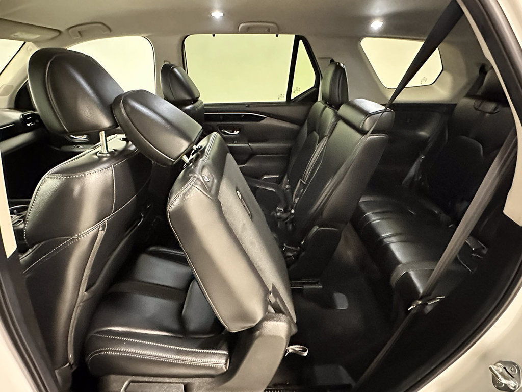 Used 2025 Honda Pilot EX-L image 19