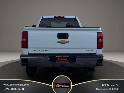 Used 2018 Chevrolet Silverado 2500 LT image 4