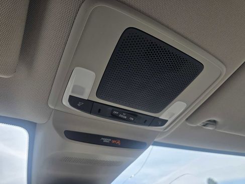 Used 2023 Honda HR-V LX image 32