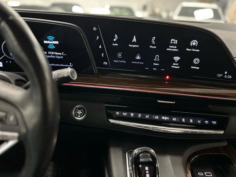 Used 2023 Cadillac Escalade Premium Luxury w/ Performance Package image 22