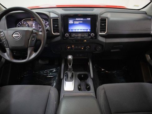 Used 2024 Nissan Frontier SV image 23