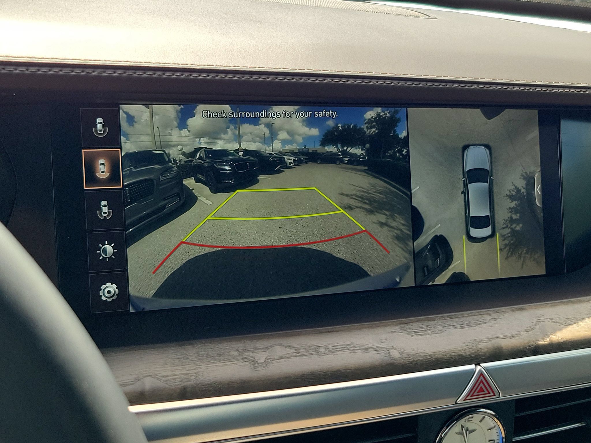 Used 2020 Genesis G90 3.3T Premium RWD image 33