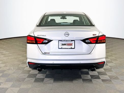 Used 2024 Nissan Altima 2.5 SR FWD image 9