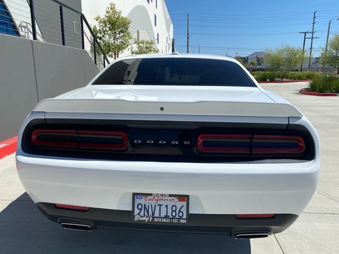 Used 2020 Dodge Challenger SXT RWD image 15