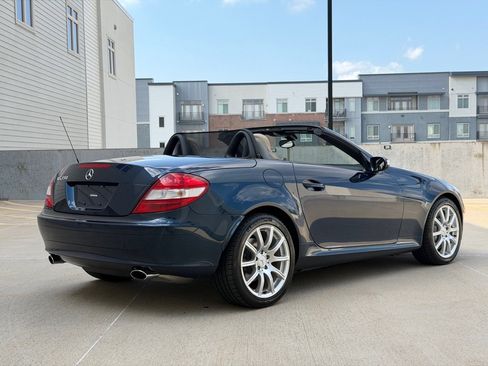 Used 2005 Mercedes-Benz SLK 350 image 3