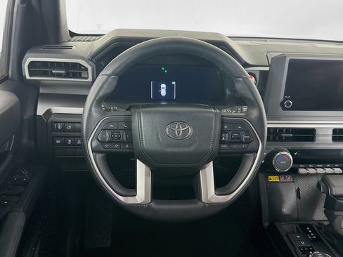 Used 2025 Toyota 4Runner TRD Off-Road AWD/4WD image 18