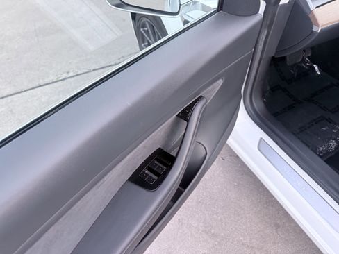 Used 2020 Tesla Model 3 Long Range image 24