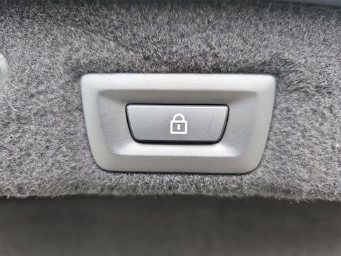 Used 2016 BMW M6 Coupe image 12