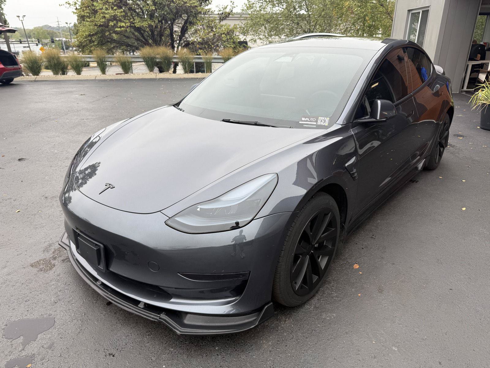 Used 2023 Tesla Model 3 Standard Range RWD image 3
