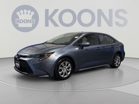Used 2025 Toyota Corolla LE FWD image 1