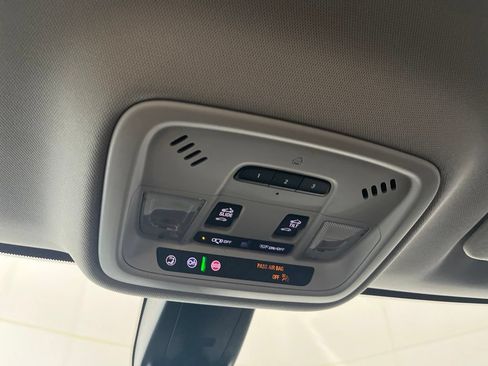 Used 2021 Chevrolet Traverse High Country AWD/4WD image 79