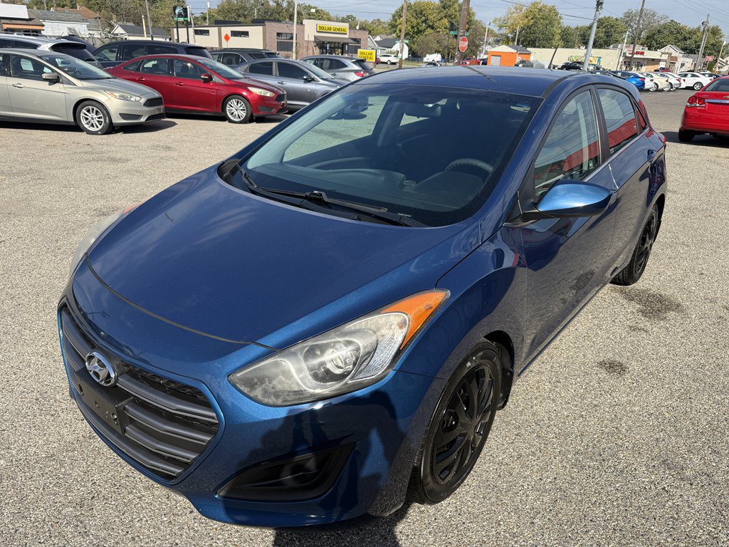 Used 2016 Hyundai Elantra GT FWD image 2