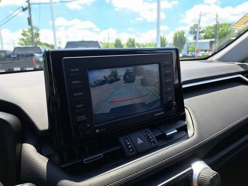 Used 2020 Toyota RAV4 XLE Premium AWD/4WD image 17