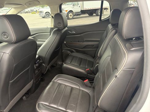 Used 2023 GMC Acadia Denali AWD/4WD image 17