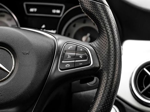 Used 2016 Mercedes-Benz GLA 250 image 16