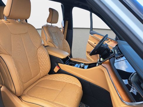 Certified 2025 Jeep Grand Cherokee L Summit AWD/4WD image 11