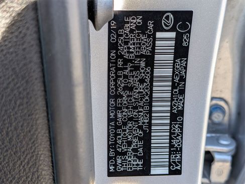 Used 2019 Lexus ES 300h w/ Premium Package image 42