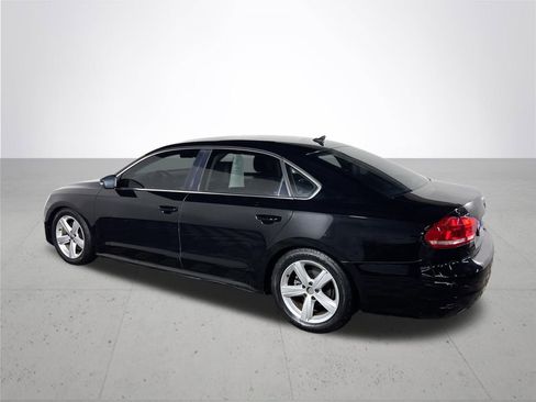 Used 2013 Volkswagen Passat TDI SE image 8