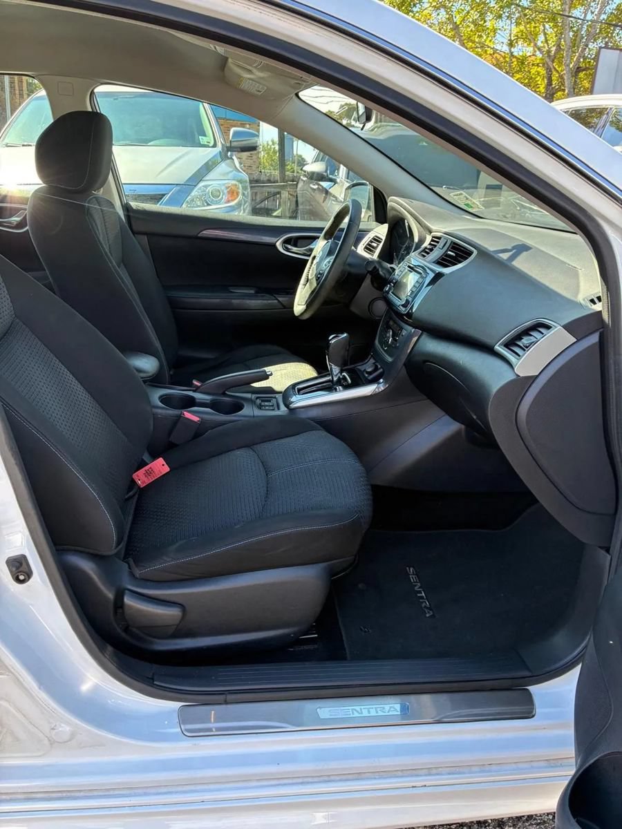 Used 2018 Nissan Sentra SR FWD image 18
