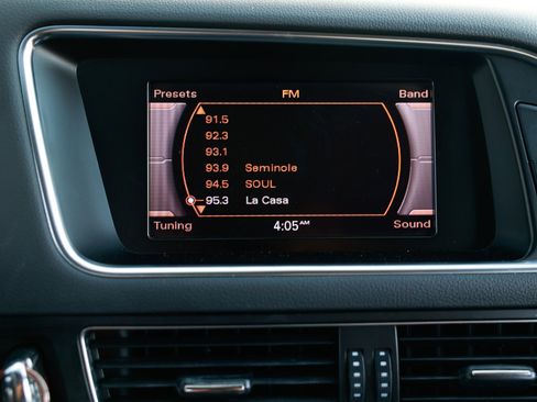 Used 2011 Audi Q5 2.0T Premium image 32