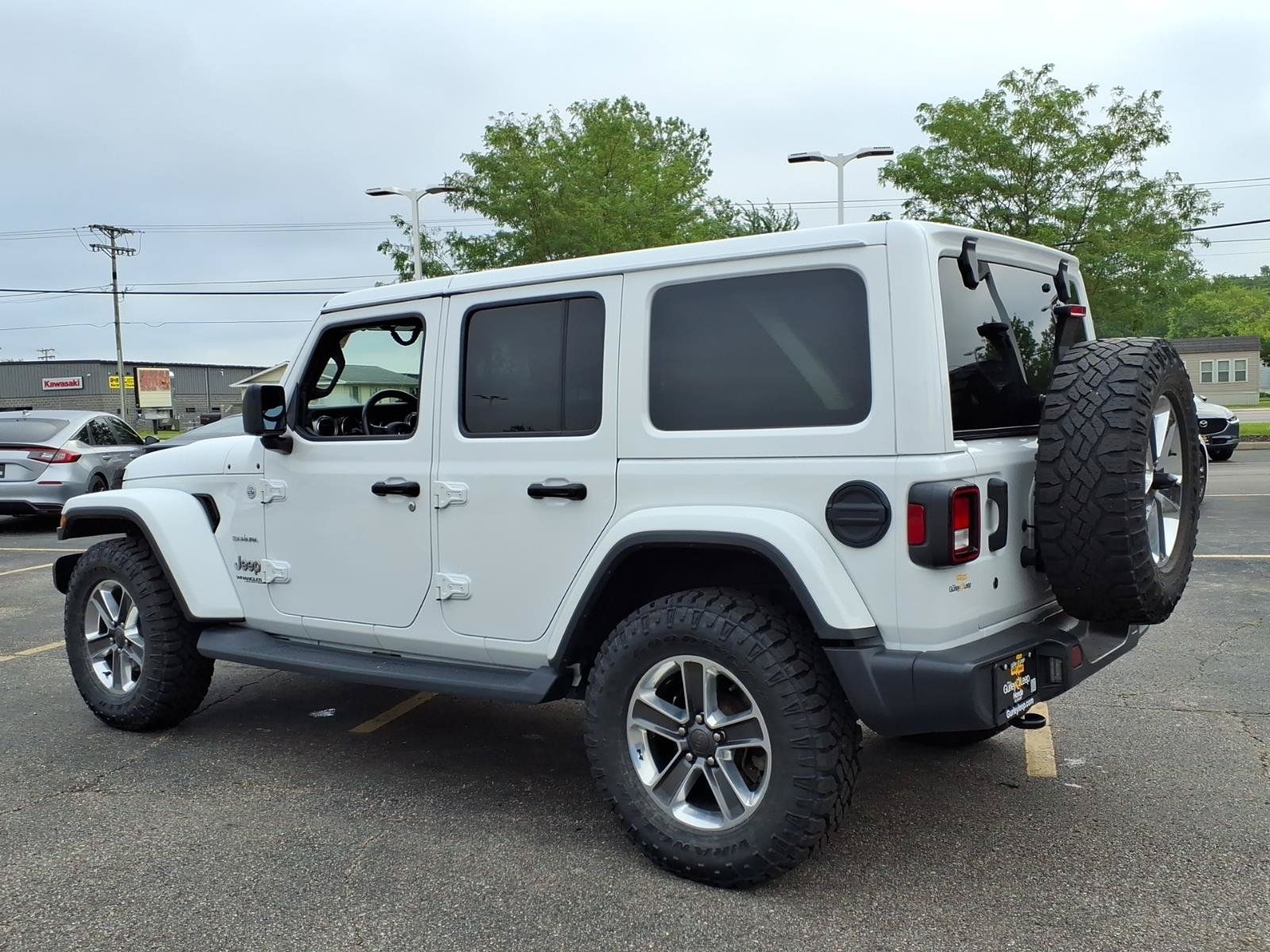 Used 2019 Jeep Wrangler Unlimited Sahara w/ Uconnect 4C Nav & Sound Group AWD/4WD image 8