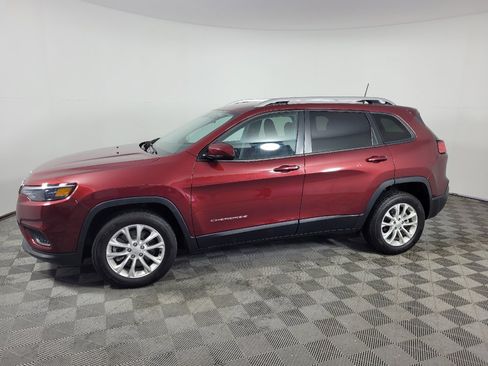 Used 2020 Jeep Cherokee Latitude FWD image 2