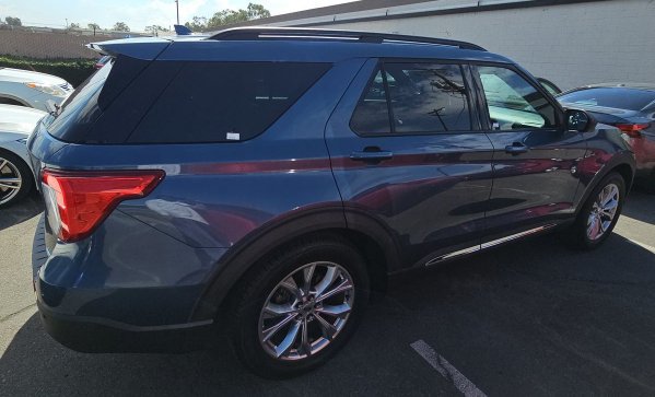 Used 2020 Ford Explorer XLT w/ Equipment Group 202A RWD image 2