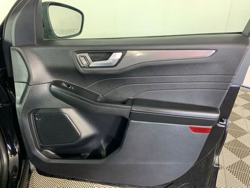 Used 2022 Ford Escape Titanium AWD/4WD image 15