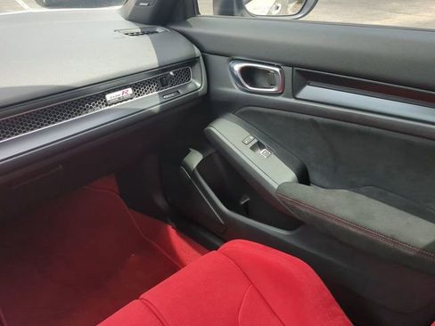 Used 2025 Honda Civic Type R image 17