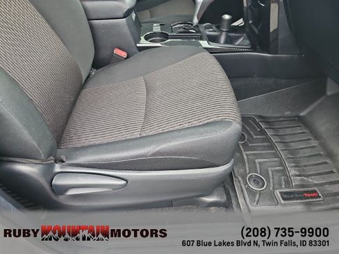 Used 2022 Toyota 4Runner TRD Off-Road AWD/4WD image 36