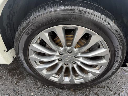 Used 2015 INFINITI QX80 Luxe w/ 22" Wheel Package image 12