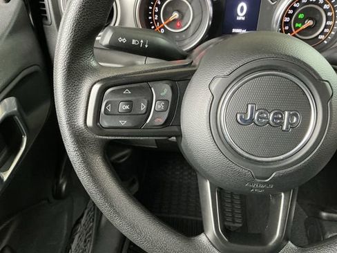 Used 2021 Jeep Gladiator Sport AWD/4WD image 11